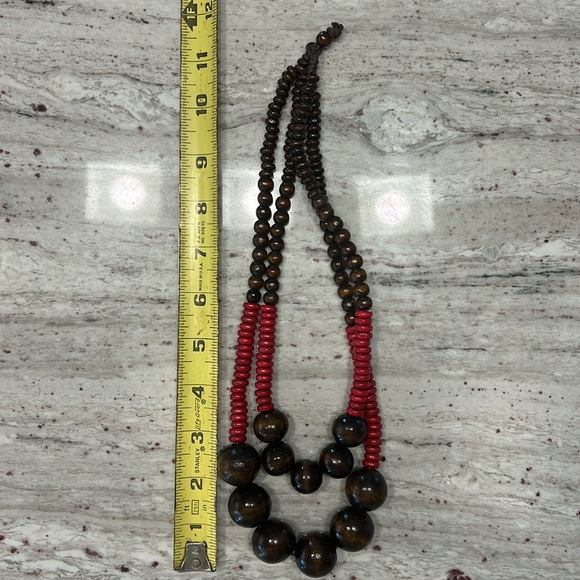 Vintage Red & Brown Wood Bead Nevklace - Picture 5 of 5